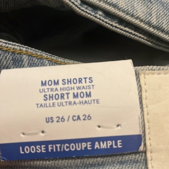 H&M Mom Ultra High Denim Shorts in Light denim blue size 26 NWT - Picture 3 of 4